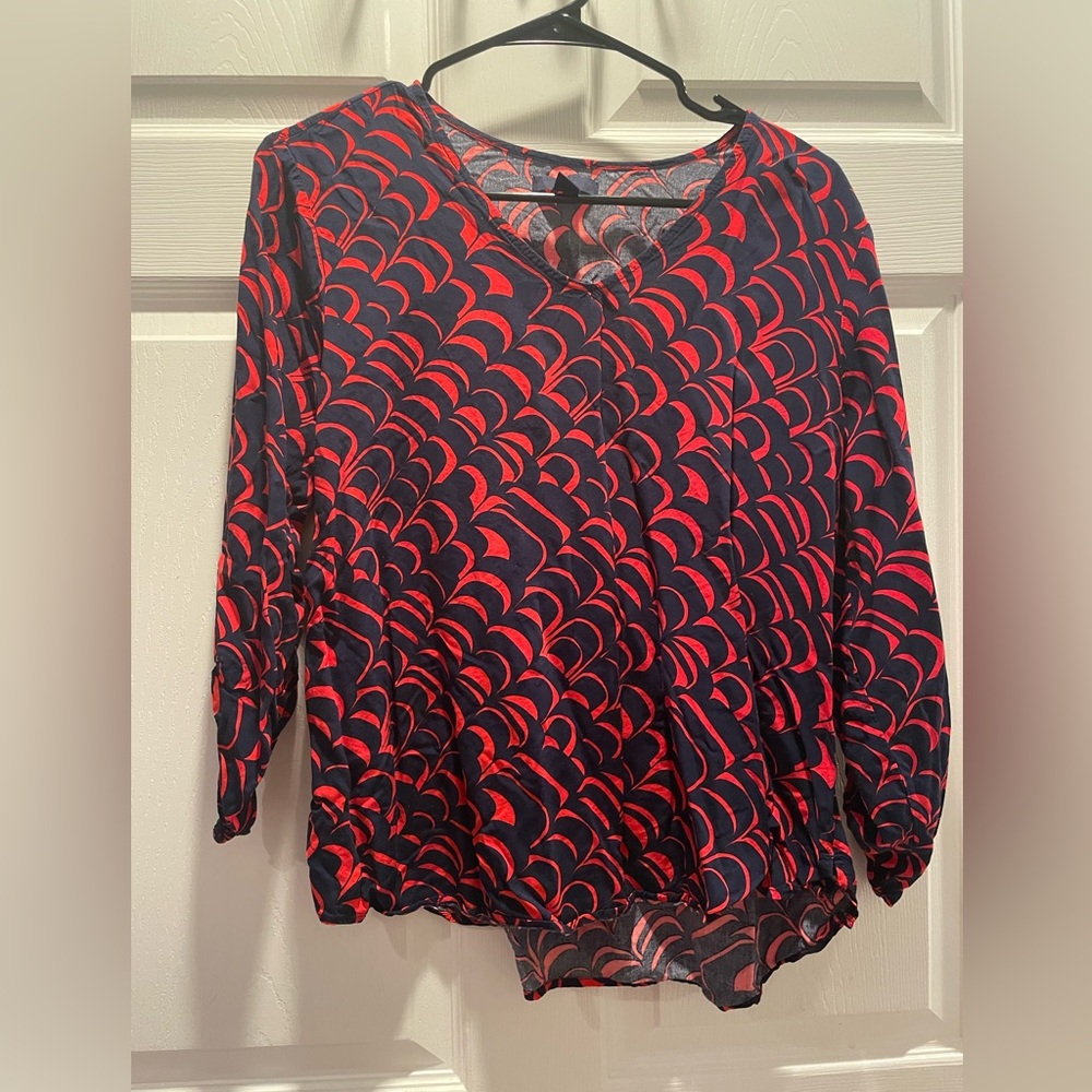 GAP Red and Navy Patterned Blouse with 3/4 Sleeves